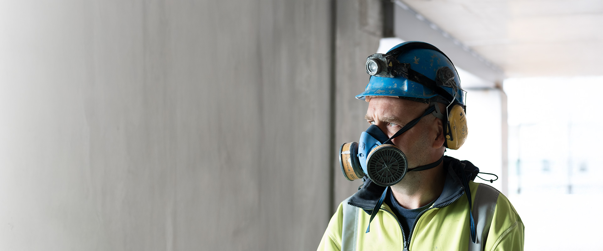 Industry Half Mask Construction 1920X800